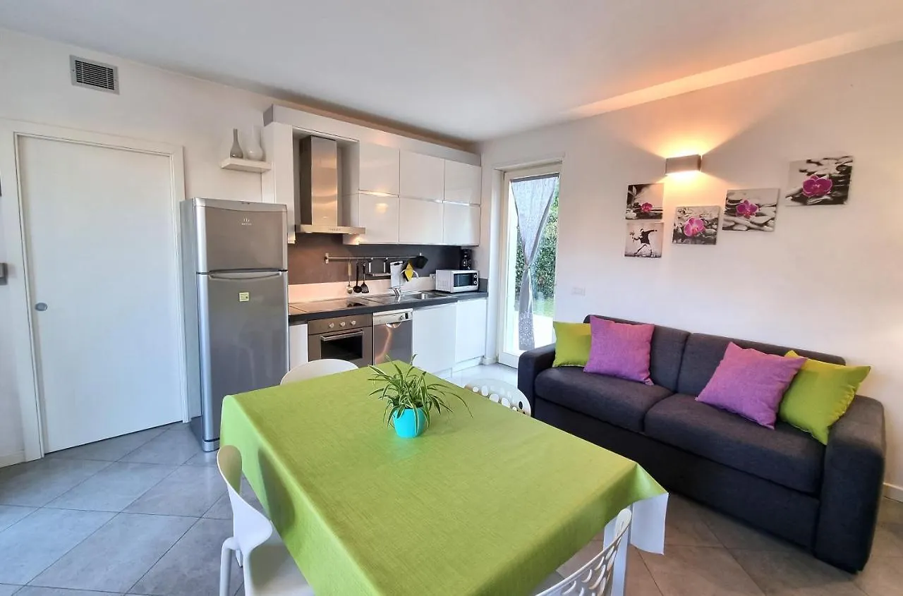 Profumo Di Rosa Desenzano Apartment Desenzano del Garda