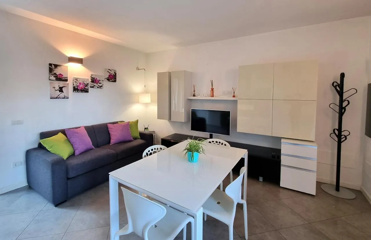 Profumo Di Rosa Desenzano Apartment Desenzano del Garda 0*,