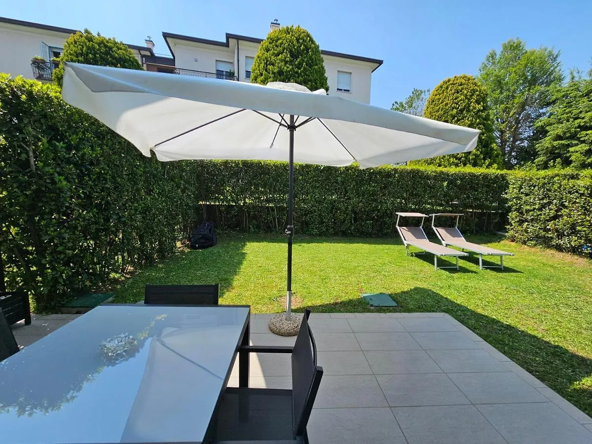 Profumo Di Rosa Desenzano Apartment Desenzano del Garda 0*,  Italy